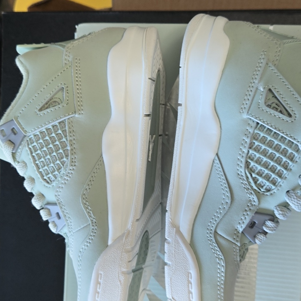 Jordan Retro 4 Size 13C - Picture 7 of 8